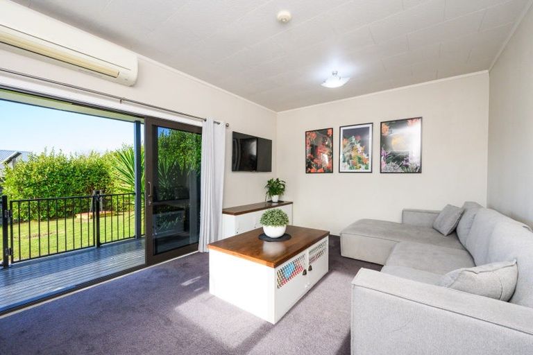 Photo of property in 6 Willowstream Grove, Cloverlea, Palmerston North, 4412