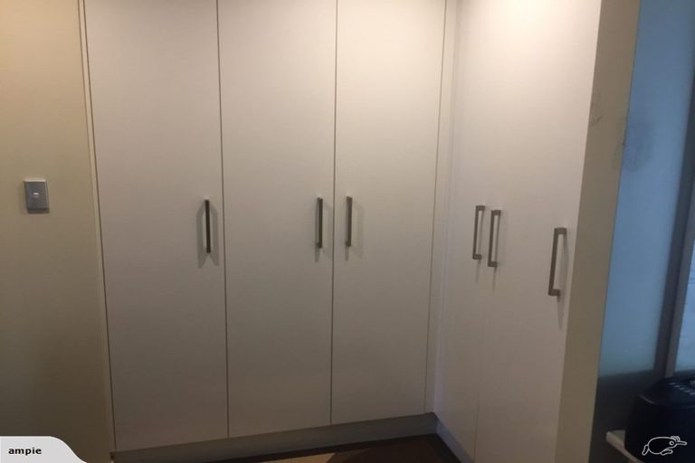 Photo of property in 17 Ohau Court, Fairview Heights, Auckland, 0632