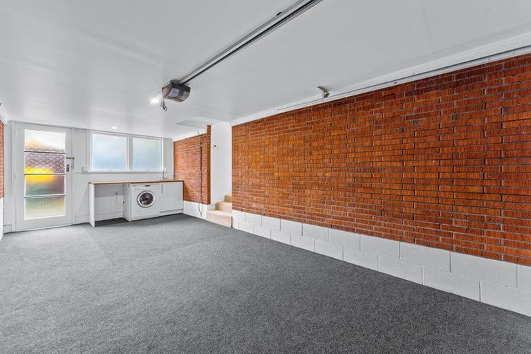 Photo of property in 1/18 Shakespeare Road, Milford, Auckland, 0620