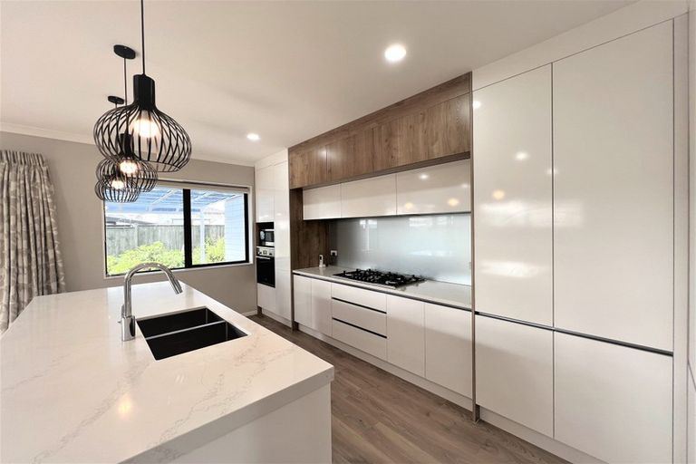 Photo of property in 17 Golden Avenue, Flat Bush, Auckland, 2019