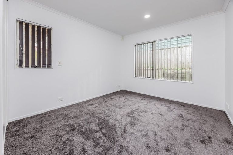 Photo of property in 9 Ashmere Lane, Weymouth, Auckland, 2103