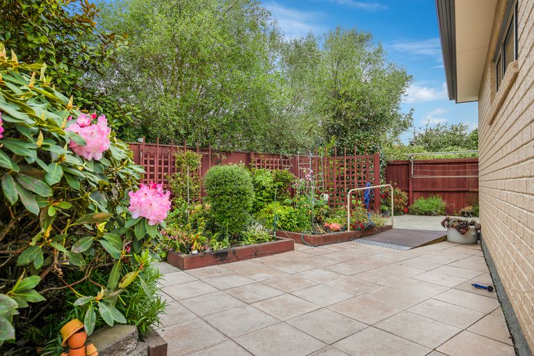 Photo of property in 15 Caleb Place, Northwood, Christchurch, 8051