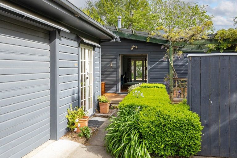 Photo of property in 37 Sackville Street, Martinborough, 5711
