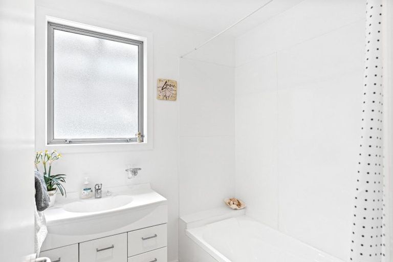 Photo of property in 208 Park Avenue, Waitarere Beach, Levin, 5510