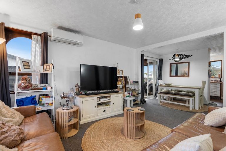 Photo of property in 18 Greenock Street, Redwood, Christchurch, 8051