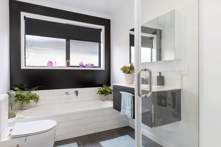 Photo of property in 43 Harakeke Drive, Wharewaka, Taupo, 3330