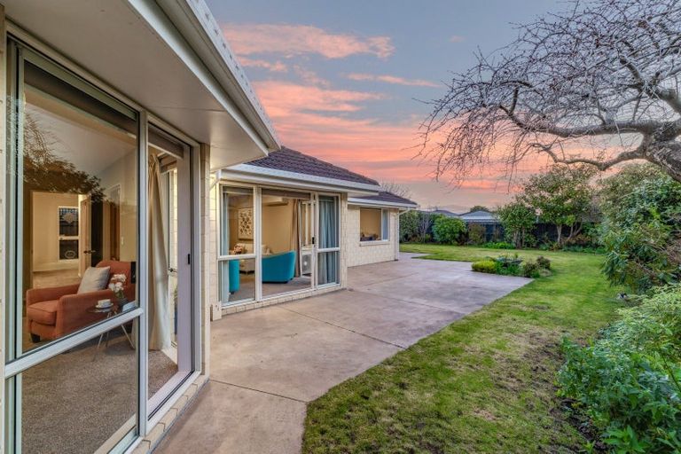 Photo of property in 31 Rue De La Mare, Parklands, Christchurch, 8083