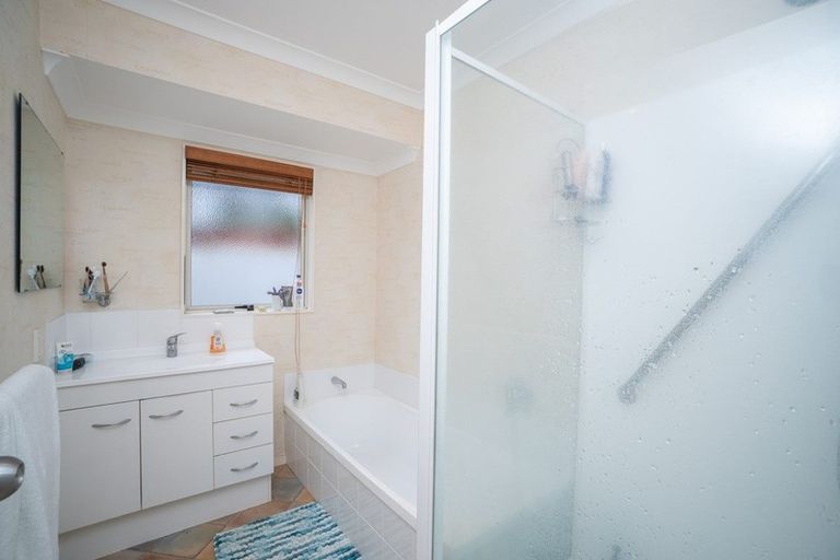 Photo of property in 39 Parnell Heights Drive, Kelvin Grove, Palmerston North, 4414