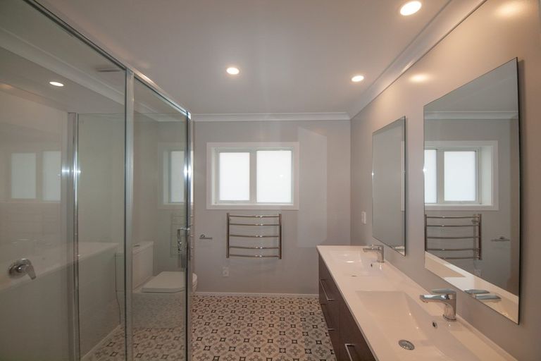 Photo of property in 163 Amesbury Drive, Churton Park, Wellington, 6037