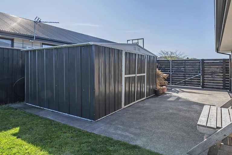 Photo of property in 15 Chimango Place, Rolleston, 7615