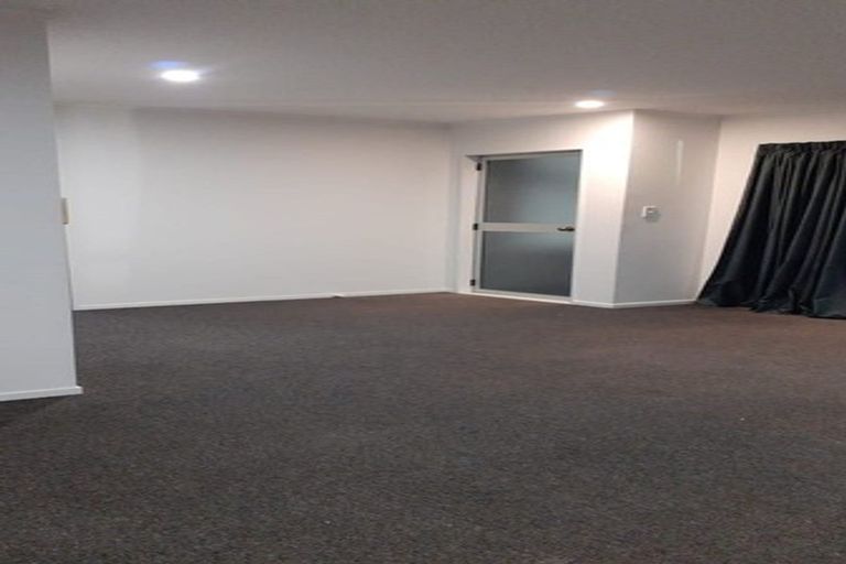 Photo of property in 2/28 Lilburn Crescent, Massey, Auckland, 0614