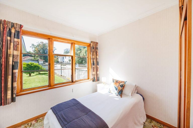 Photo of property in 6 Freyberg Street, Roslyn, Palmerston North, 4414