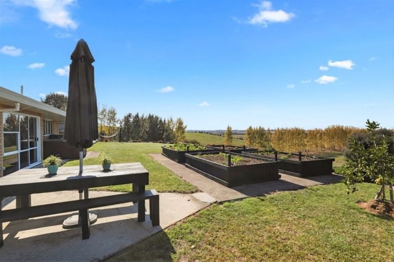 Photo of property in 60 Lee Road, Hannahs Bay, Rotorua, 3010