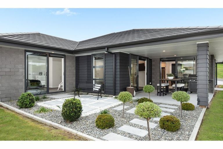 Photo of property in 2 Moira Close, Welcome Bay, Tauranga, 3175