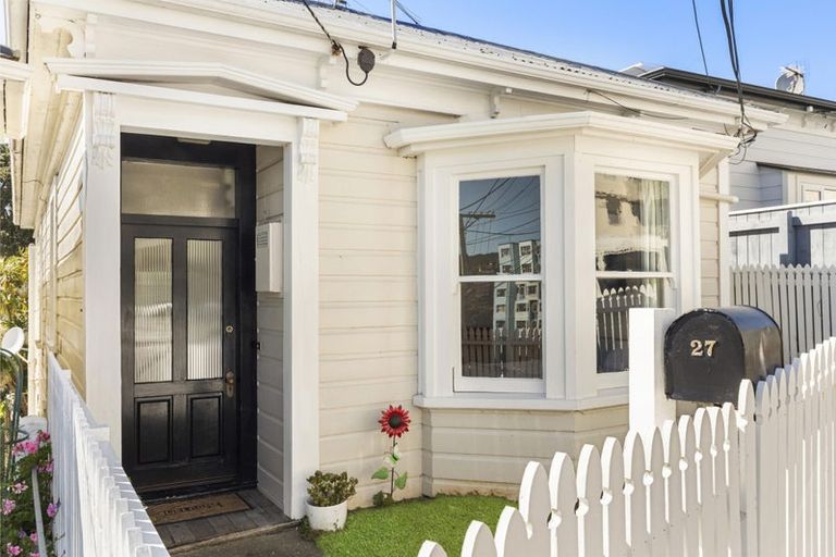 Photo of property in 27 Nairn Street, Mount Cook, Wellington, 6011