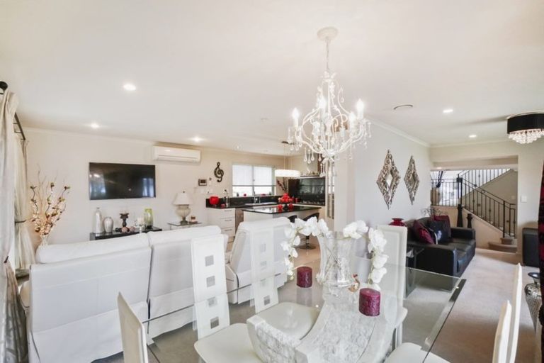 Photo of property in 4 Andy Crescent, Flat Bush, Auckland, 2016