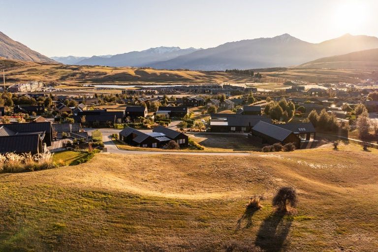 Photo of property in 14b Kinross Lane, Jacks Point, Queenstown, 9371