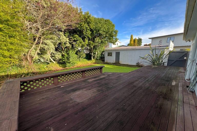 Photo of property in 16 Stirling Crescent, Hokowhitu, Palmerston North, 4410