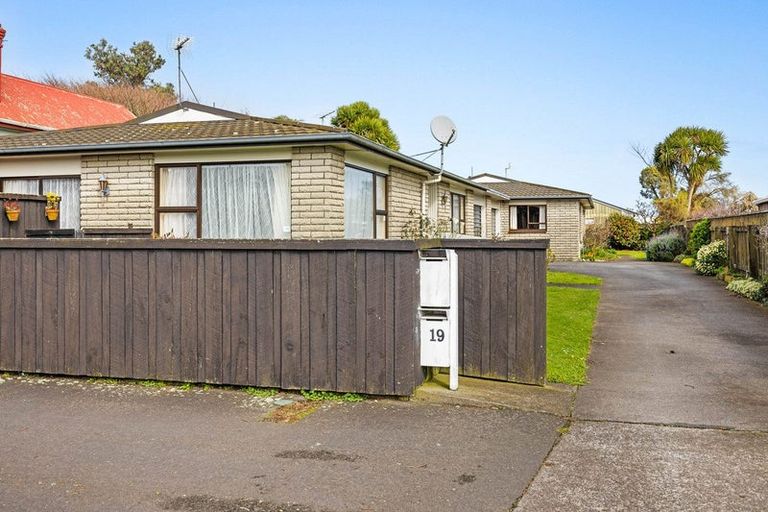 Photo of property in 19 Surrey Street, Hawera, 4610