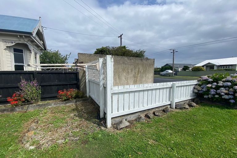 Photo of property in 23 Royal Crescent, Saint Kilda, Dunedin, 9012