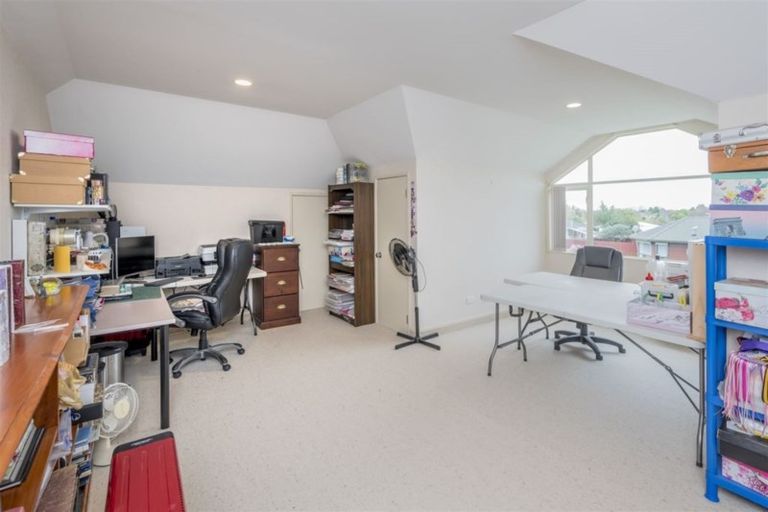 Photo of property in 40 Easton Way, Levin, 5510