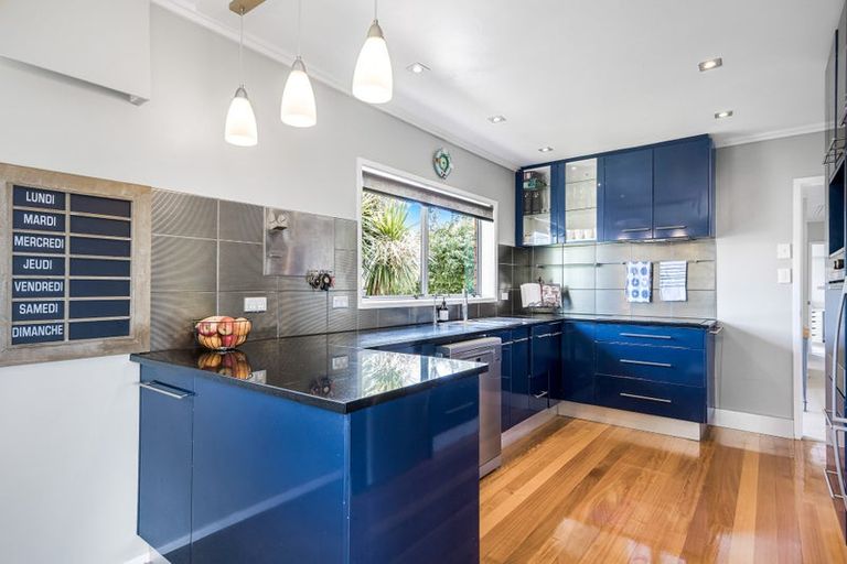 Photo of property in 14a Kowhai Road, Campbells Bay, Auckland, 0630