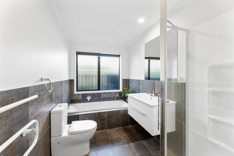 Photo of property in 18 Tomairangi Crescent, Pukekohe, 2120