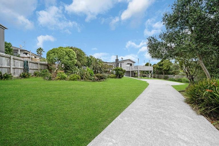 Photo of property in 43 Waimumu Road, Massey, Auckland, 0614