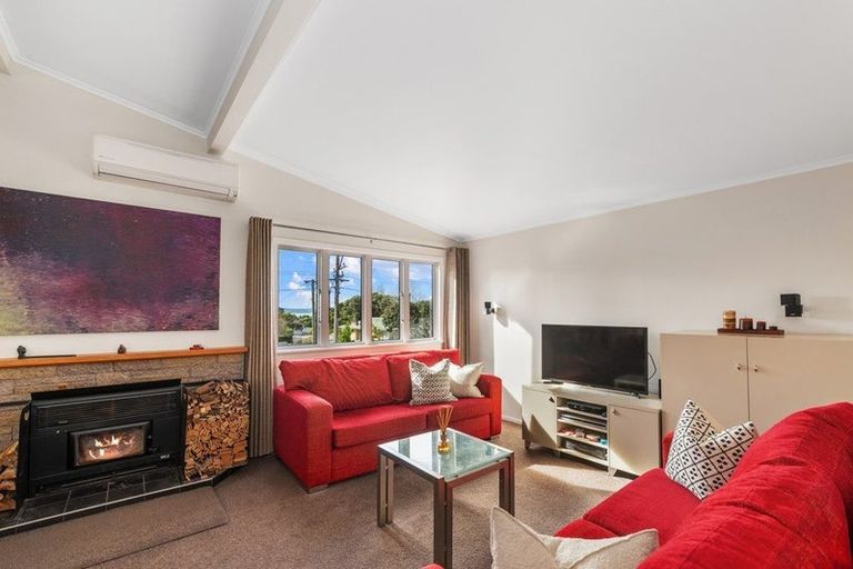 Photo of property in 29 Lyndhurst Road, Te Atatu South, Auckland, 0610