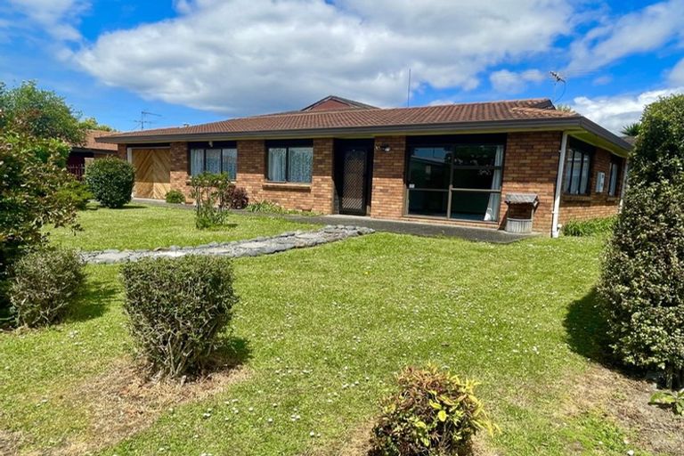 Photo of property in 15b Roberts Road, Te Atatu South, Auckland, 0610