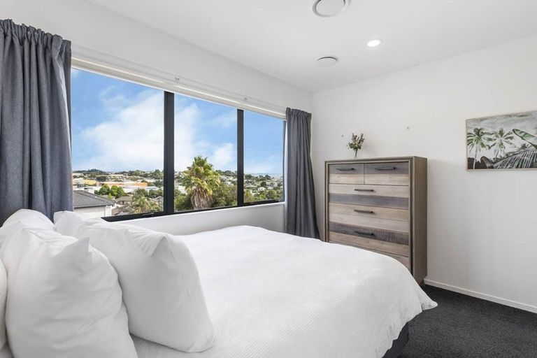 Photo of property in 16 Moera Place, Stanmore Bay, Whangaparaoa, 0932