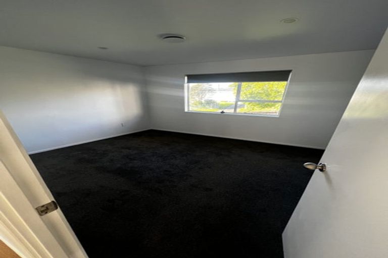 Photo of property in 1/7 Yarra Place, Botany Downs, Auckland, 2010