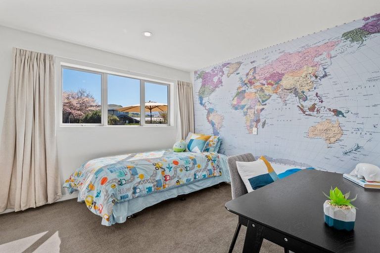 Photo of property in 8 Widgeon Place, Lake Hayes, Queenstown, 9304