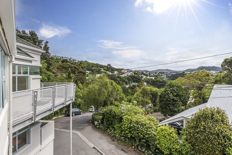 Photo of property in 2/23 Tanera Crescent, Brooklyn, Wellington, 6021