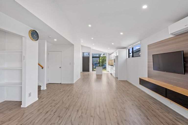 Photo of property in 15 Hoiho Road, Pukekohe, 2120