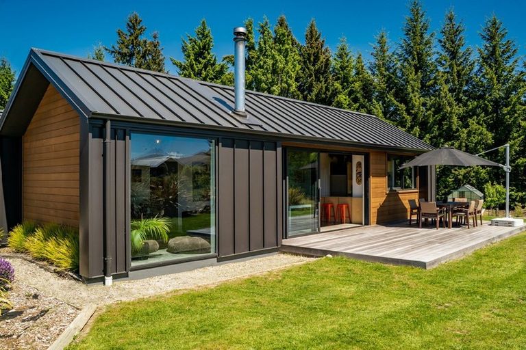 Photo of property in 19 Glenaray Crescent, Wanaka, 9305