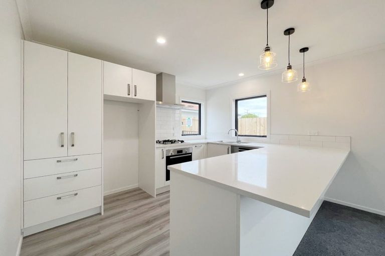 Photo of property in 94 Papatupu Way, Kumeu, 0810