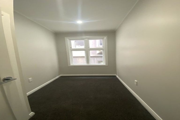 Photo of property in 230 Oriental Parade, Oriental Bay, Wellington, 6011