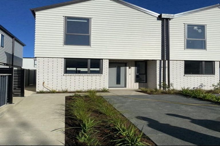 Photo of property in 11 Ara Kataraina, Mangere, Auckland, 2022