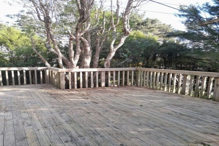 Photo of property in 8 Glanmire Road, Newlands, Wellington, 6037