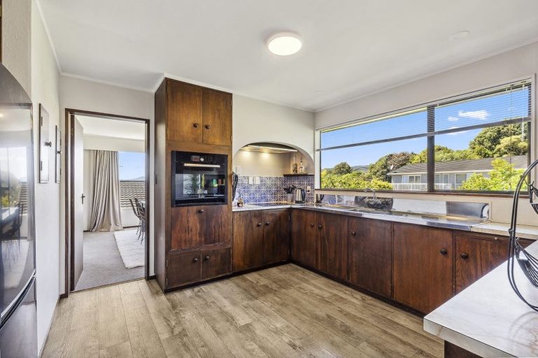Photo of property in 19 Greyfriars Crescent, Tawa, Wellington, 5028
