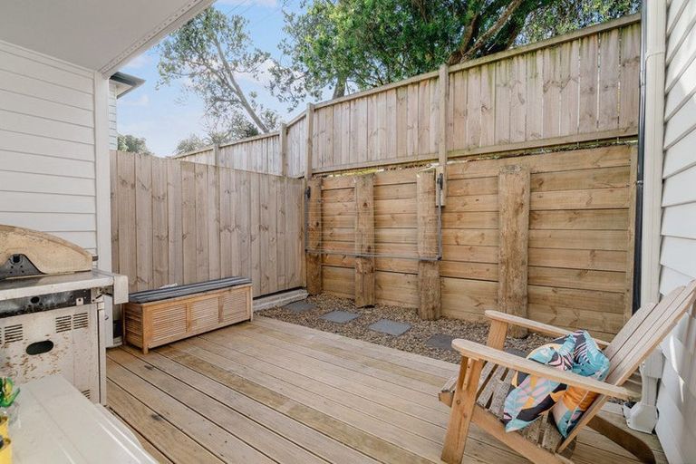 Photo of property in 1 Kohuora Lane, Papatoetoe, Auckland, 2025