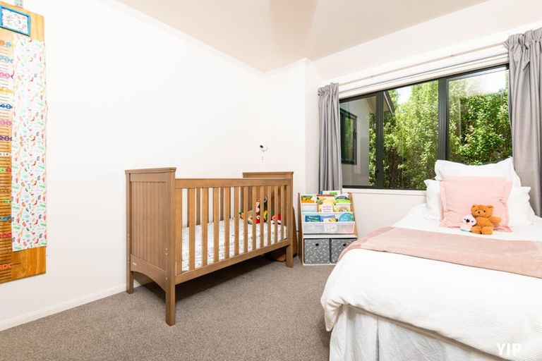 Photo of property in 16 Wantwood Grove, Churton Park, Wellington, 6037