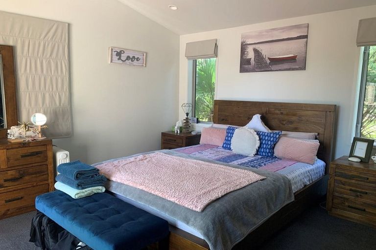 Photo of property in 56a Reynella Drive, Massey, Auckland, 0614