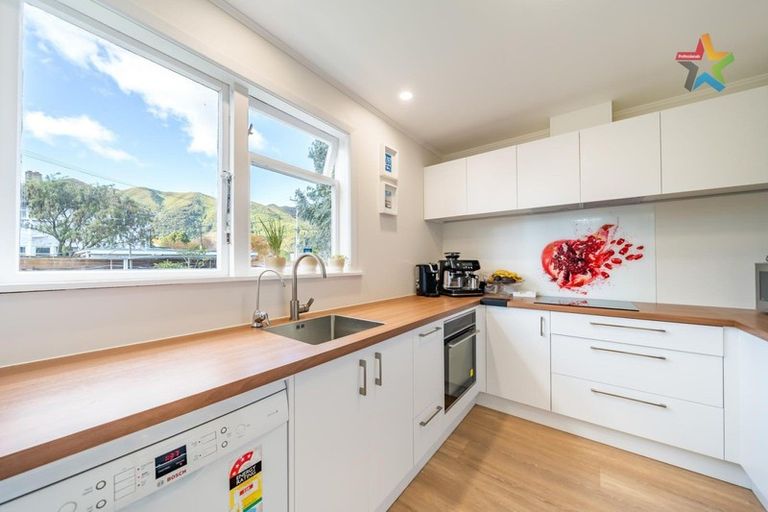 Photo of property in 83 Godley Street, Waiwhetu, Lower Hutt, 5010