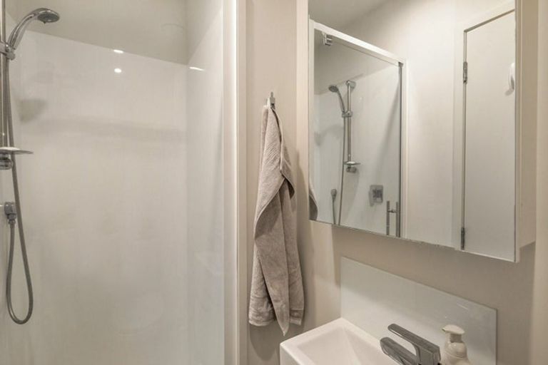 Photo of property in 401/160a Hobsonville Point Road, Hobsonville, Auckland, 0616