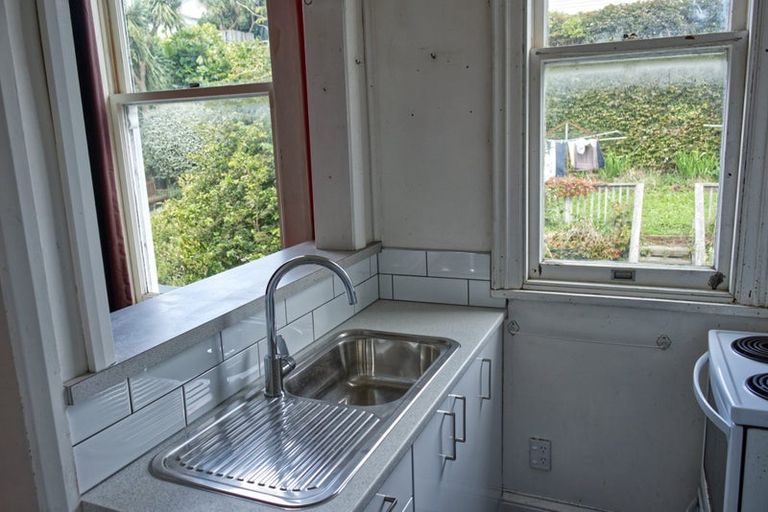 Photo of property in 15 Dee Street, Island Bay, Wellington, 6023