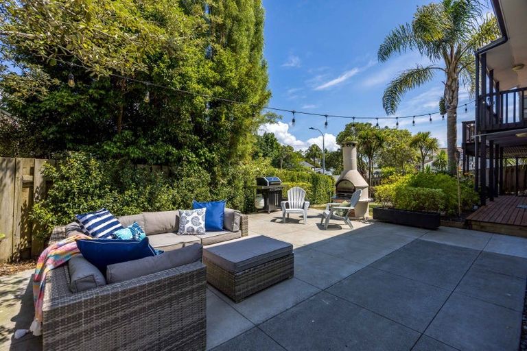 Photo of property in 60 Gatman Street, Birkdale, Auckland, 0626