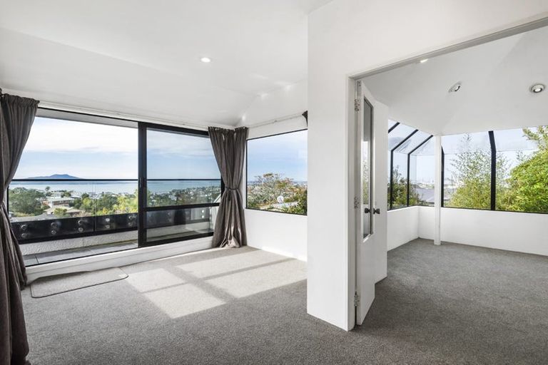 Photo of property in 2/173 East Coast Road, Castor Bay, Auckland, 0620