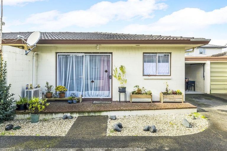 Photo of property in 2/30 Takanini Road, Takanini, 2112